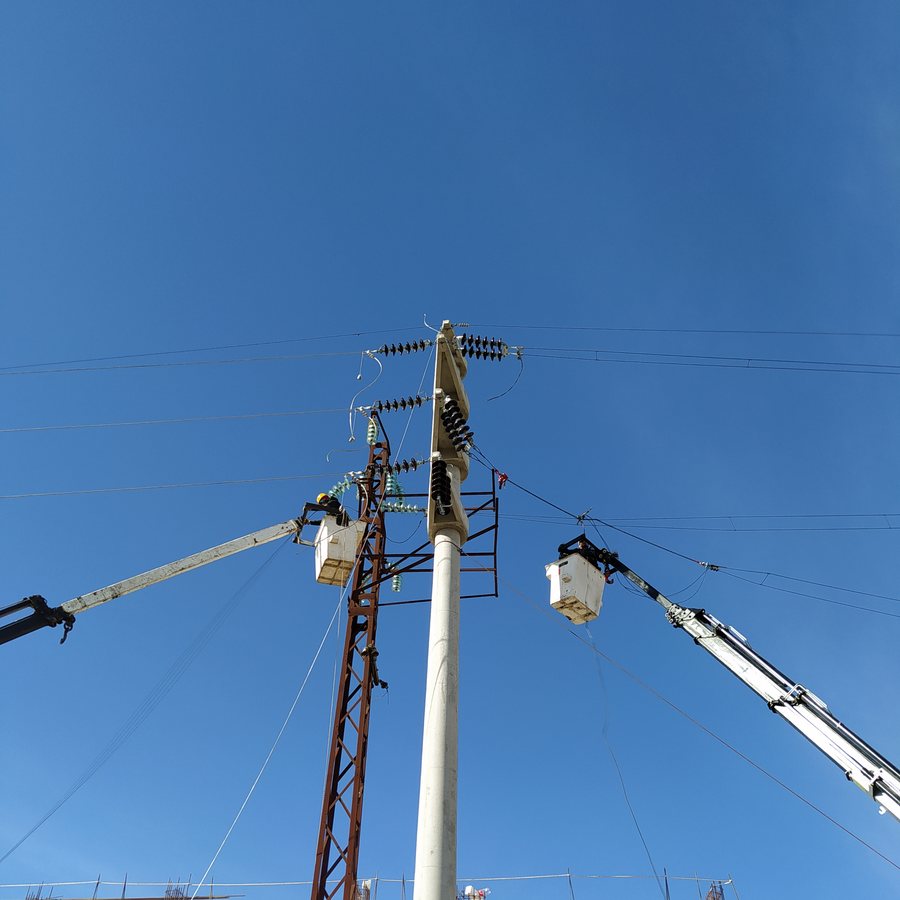 Reubicación de línea de alta tensión de 66 kV con apoyos de hormigón